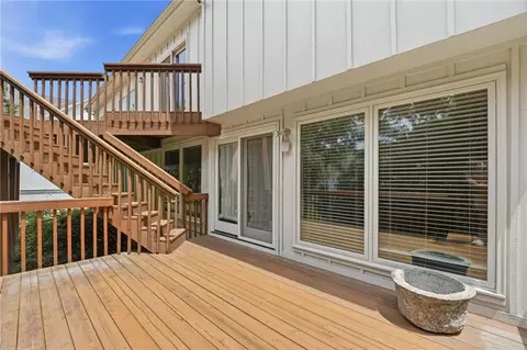 Exterior - 4142 NE Hampstead Dr, Lees Summit, MO 64064 photo 6 of 14