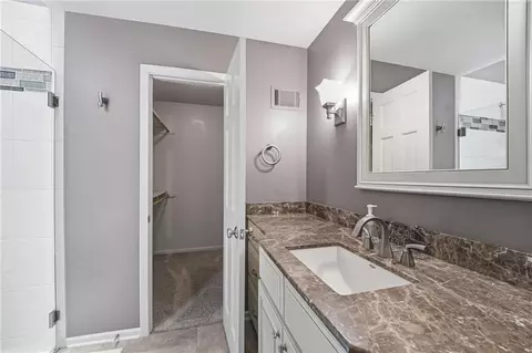 Bath - 4142 NE Hampstead Dr, Lees Summit, MO 64064 photo 1 of 8