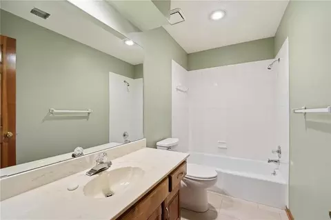 Bath - 4142 NE Hampstead Dr, Lees Summit, MO 64064 photo 8 of 8