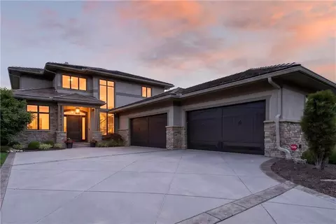 6009 W 137th St, Overland Park, KS 66223