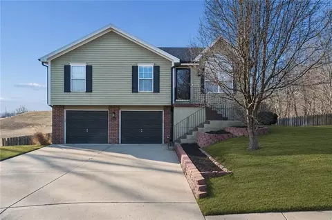 5614 N Mercier St, Kansas City, MO 64118