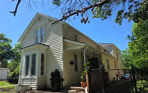 516 Linn St, Leavenworth, KS 66048