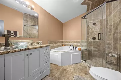 Bath - 7103 E 159th St, Belton, MO 64012 photo 1 of 1