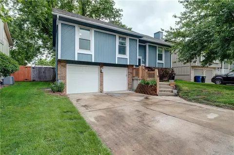 1808 SE 3rd St, Lees Summit, MO 64063