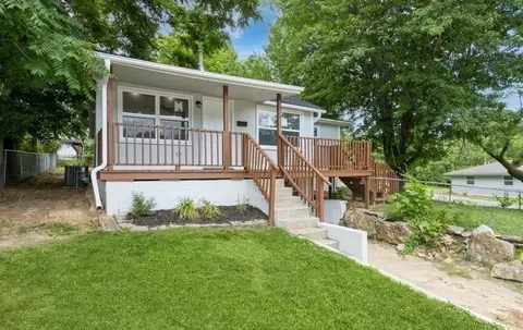 10918 E 15th St, Independence, MO 64052