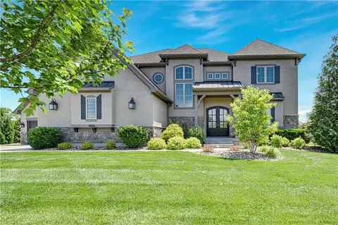 10511 S Red Bird St, Olathe, KS 66061