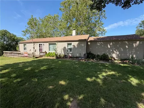 7337 Barnes Dr, Kansas City, KS 66109