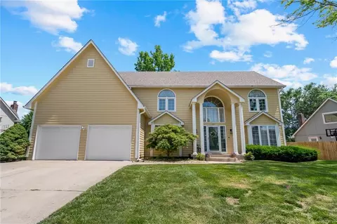 1305 NE Offshore Ct, Blue Springs, MO 64014