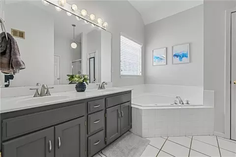 Bath - 17013 E 43rd St, Independence, MO 64055 photo 2 of 4