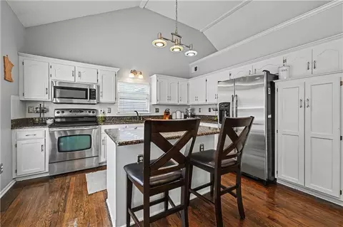 Kitchen - 17013 E 43rd St, Independence, MO 64055 photo 2 of 3
