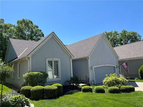 7809 W 117th Ter, Overland Park, KS 66210