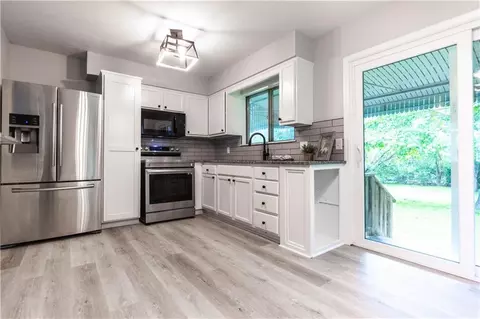 Kitchen - 3918 S Liberty St, Independence, MO 64055 photo 2 of 5