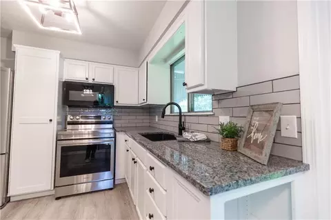 Kitchen - 3918 S Liberty St, Independence, MO 64055 photo 5 of 5