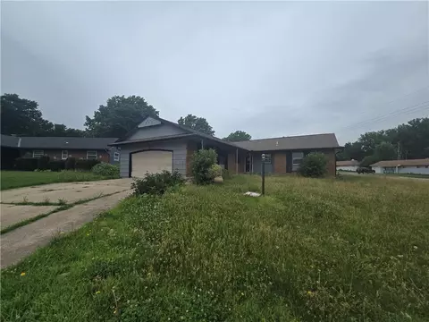 8700 Ford Ave, Raytown, MO 64138