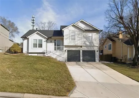 5109 Rosehill Rd, Shawnee, KS 66216