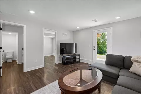 5232 N Cambridge Ave, Kansas City, MO 64119