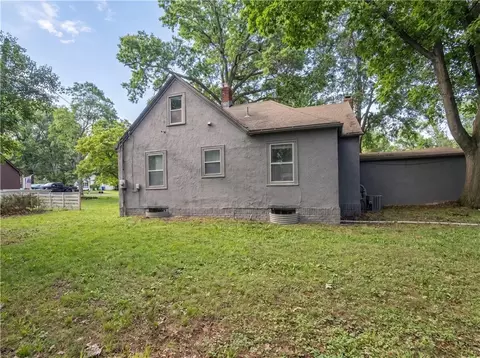 Exterior - 11304 E 55th Ter, Raytown, MO 64133 photo 6 of 6