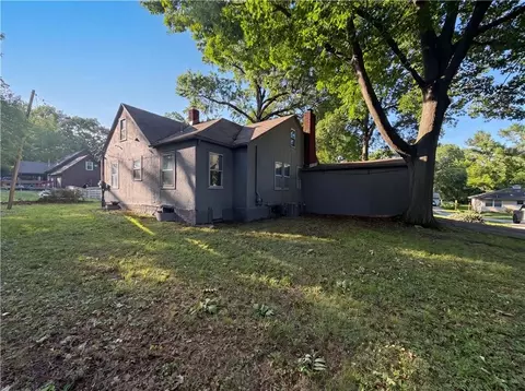 Exterior - 11304 E 55th Ter, Raytown, MO 64133 photo 2 of 6