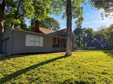 Exterior - 11304 E 55th Ter, Raytown, MO 64133 photo 3 of 6