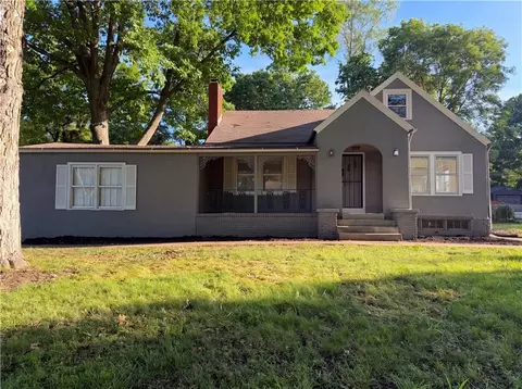 Exterior - 11304 E 55th Ter, Raytown, MO 64133 photo 4 of 6
