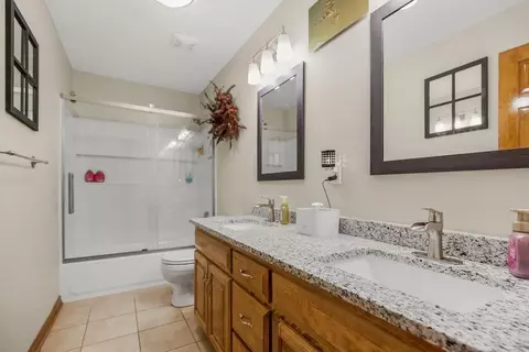 Bath - 7086 SW Crystal Ln, Trimble, MO 64492 photo 2 of 3