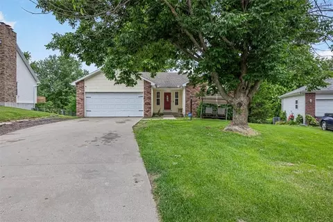 4518 Iris Ave, Saint Joseph, MO 64503