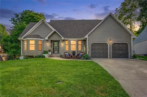 1400 SE 6th Pl, Lees Summit, MO 64063