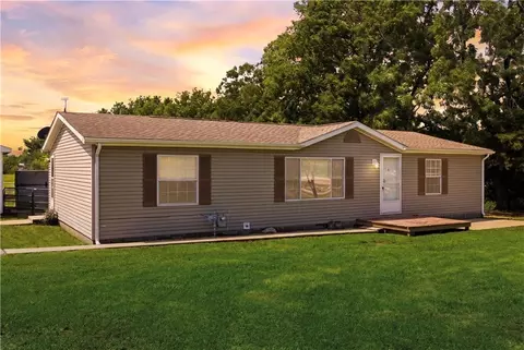 7677 1000 Rd, Fredonia, KS 66736