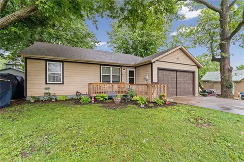 504 S Wellington St, Richmond, MO 64085