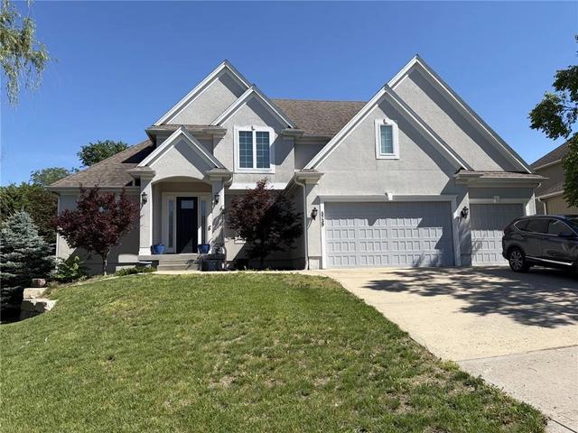 5739 NE Timber Hills Dr, Lees Summit, MO 64064