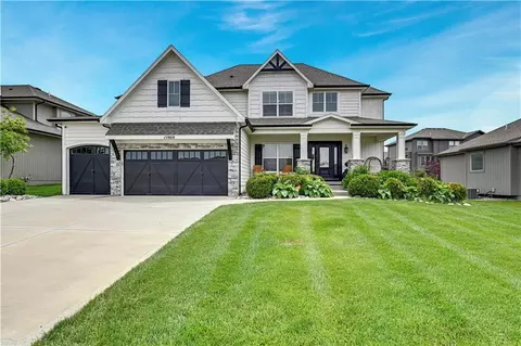 15969 W 165th St, Olathe, KS 66062
