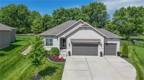 4404 SW Nautilus Pl, Lees Summit, MO 64082