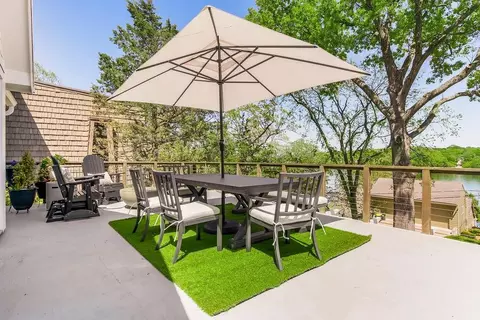 252 Apache Trl, Lake Quivira, KS 66217