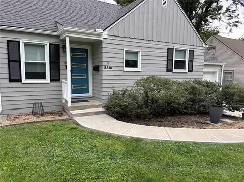 8316 Belleview Ave, Kansas City, MO 64114