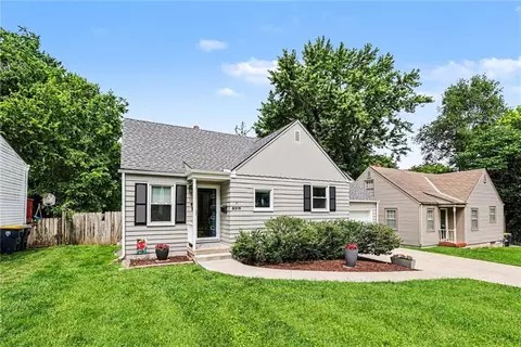 8316 Belleview Ave, Kansas City, MO 64114
