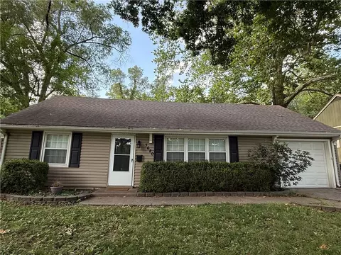 7680 Rainbow Dr, Prairie Village, KS 66208