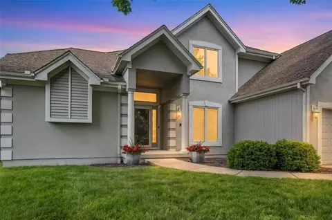 8623 N Richmond Ave, Kansas City, MO 64157