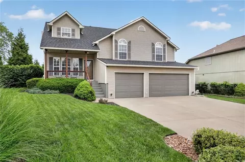 4728 NW 92 St, Kansas City, MO 64154