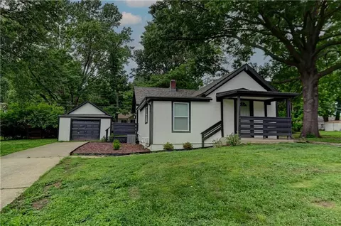 7126 Main St, Kansas City, MO 64114