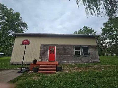 1806 159th St, Fort Scott, KS 66701