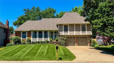 7822 Westgate Dr, Lenexa, KS 66216