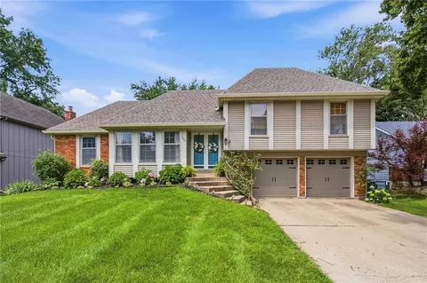 7822 Westgate Dr, Lenexa, KS 66216