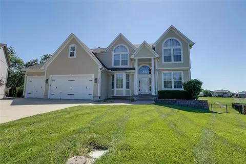 3455 SW Windemere Dr, Lees Summit, MO 64082