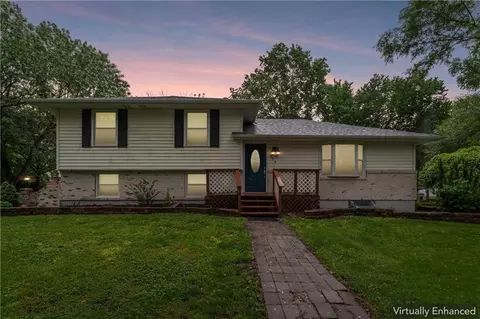 104 W Oak St, Archie, MO 64725