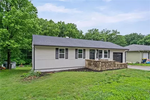 3301 E 107th Ter, Kansas City, MO 64137