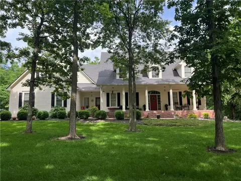 14615 Whippoorwill Ln, Greenwood, MO 64034