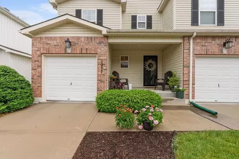 1207 SW Arborway Dr, Lees Summit, MO 64082