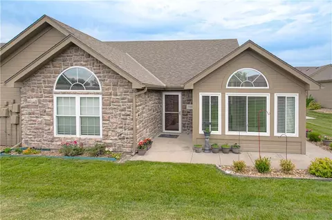 705 NE 65th Ter, Gladstone, MO 64118