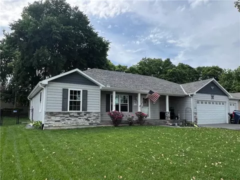 302 S Peach Tree Ave, Lone Jack, MO 64070