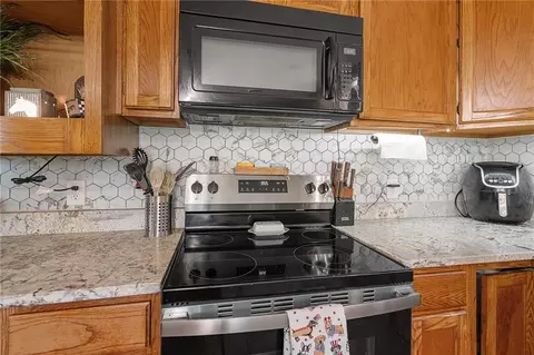 Kitchen - 16527 Varner Rd, Mayview, MO 64071 photo 4 of 4